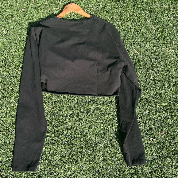 Alphalete black crop long sleeve, size large - Picture 4 of 4